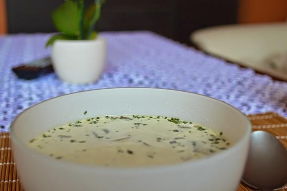 Lekka zupa pieczarkowa