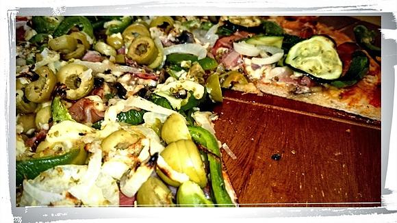 Domowa pizza na cienkim cieście