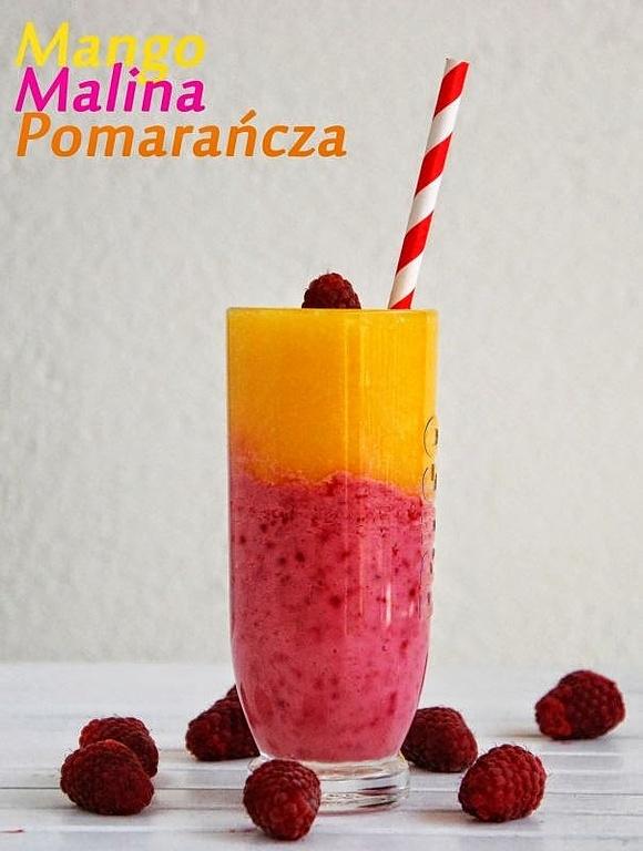 Koktajl malinowy z mango i pomarańczą