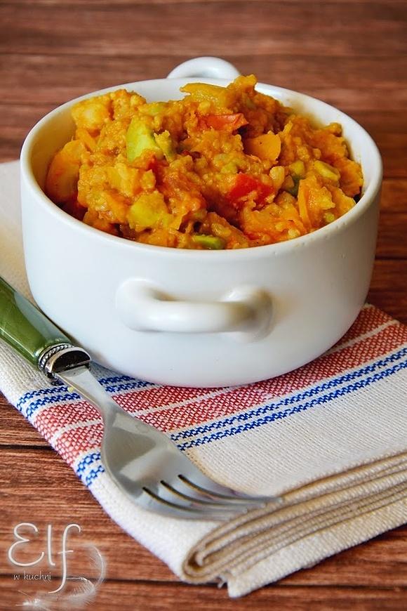 Curry z bobem i kalafiorem
