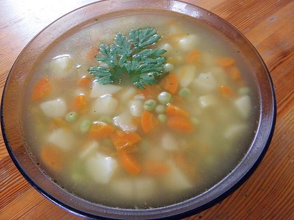 Delikatna zupa z zielonym groszkiem