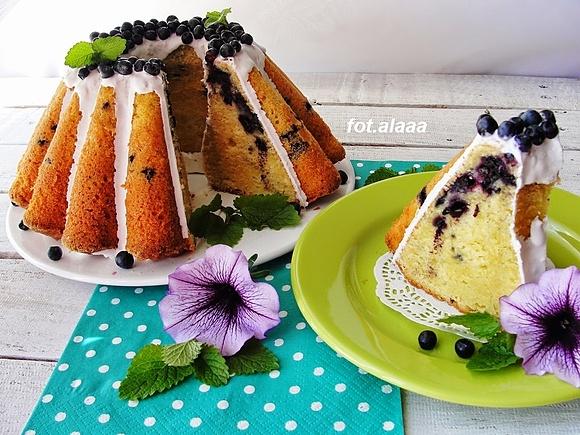 Babka z jagodami i mascarpone