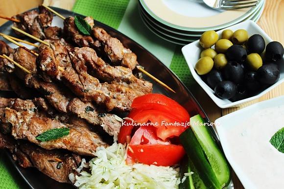 Wieprzowe souvlaki z sosem tzatziki