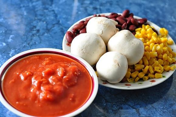 Tortilla z pieczarkami i czerwoną fasolą meksykańska