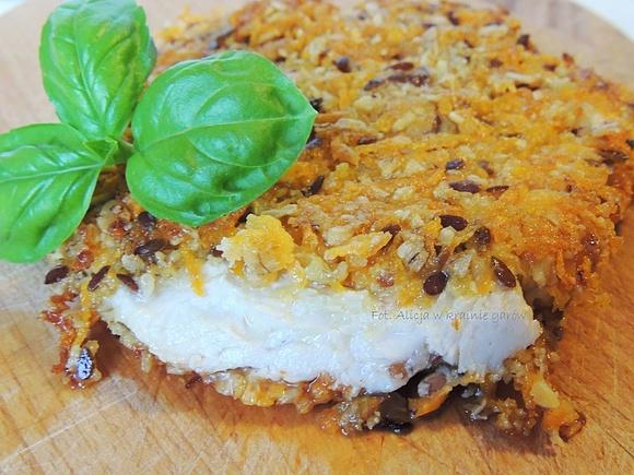 Kotlety z piersi indyka w marchewkowo-owsianej panierce