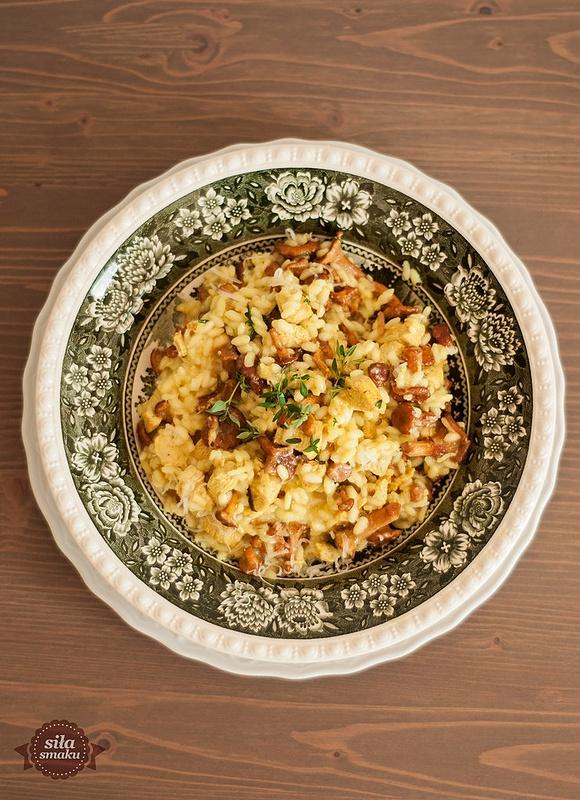 Żółte risotto z kurczakiem i kurkami