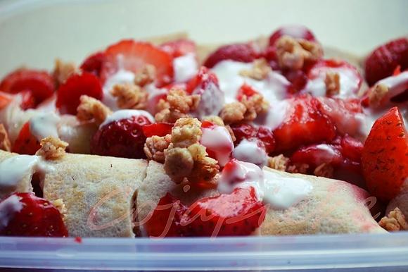 Lunchbox naleśniki z truskawkami