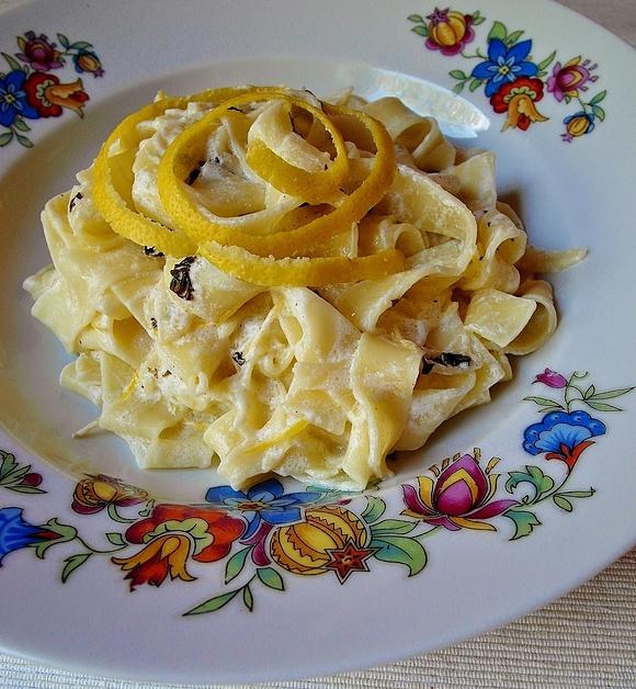 Tagliatelle al limone - wstążki w sosie cytrynowym