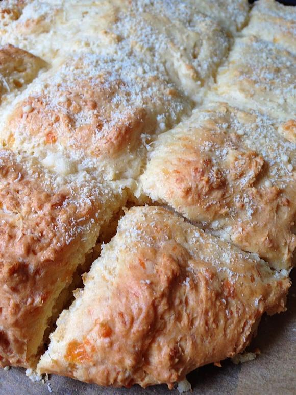 Bułeczki z serem cheddar