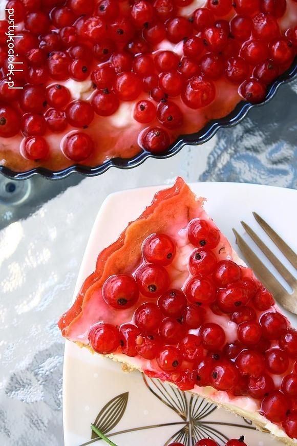 Tarta z budyniem i porzeczkami na lato