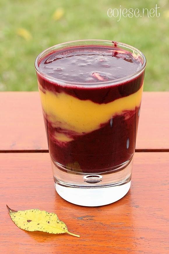 Mango i jagody — smaczne połączenie do koktajlu
