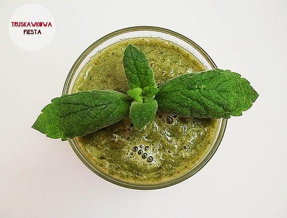 Zielone smoothie z warzyw i owoców