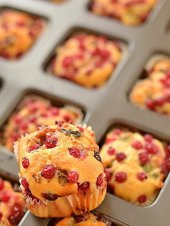 Muffiny jogurtowe z porzeczkami i serem pleśniowym
