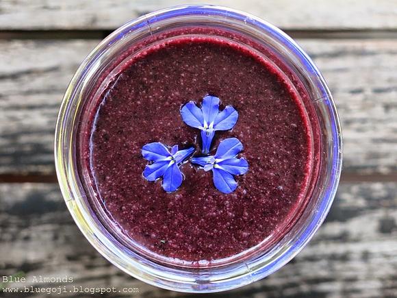 Jagoda i melon smoothie wegańskie na surowo