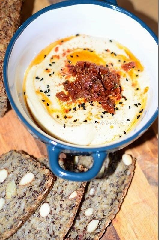 Slow food hummus i chleb zmieniający życie