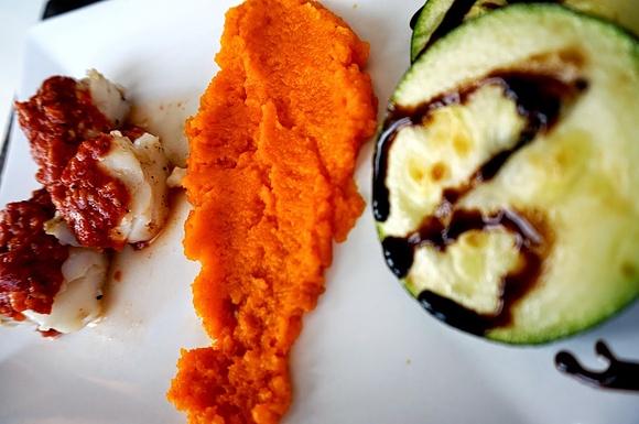 Dorsz w sosie pomidorowym z puree marchwiowo-cytrynowym