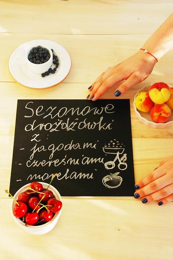 Sezonowe drożdżówki z pomarańczowym twarożkiem