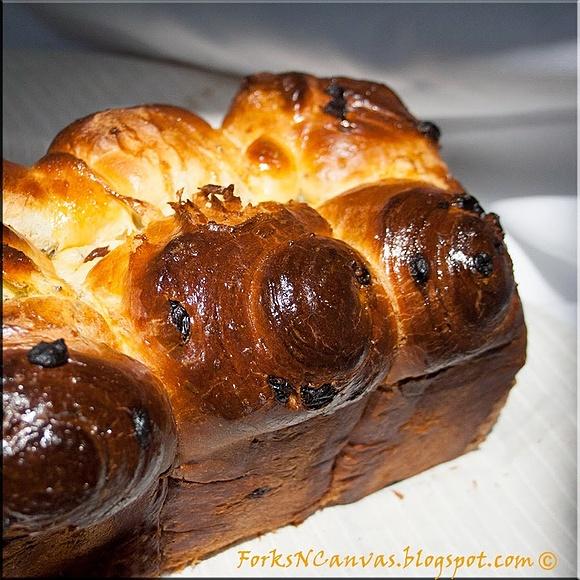 Lawendowa brioche z rodzynkami