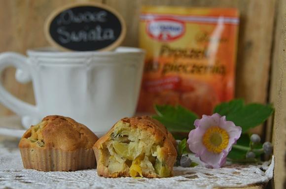 Muffinki z amaretto, kiwi i brzoskwinią