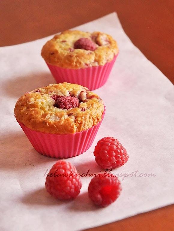 Muffinki z malinami II