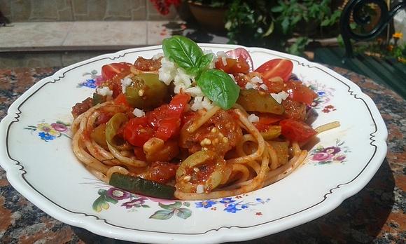 Spaghetti z warzywami włoskimi