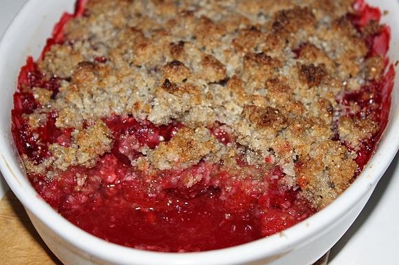 Crumble truskawkowe z wiórkami kokosowymi