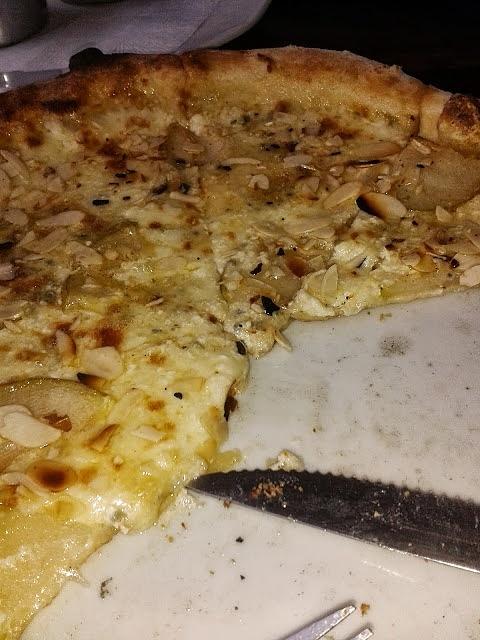 Pizza włoska w restauracji a modo mio na ochocie warszawa