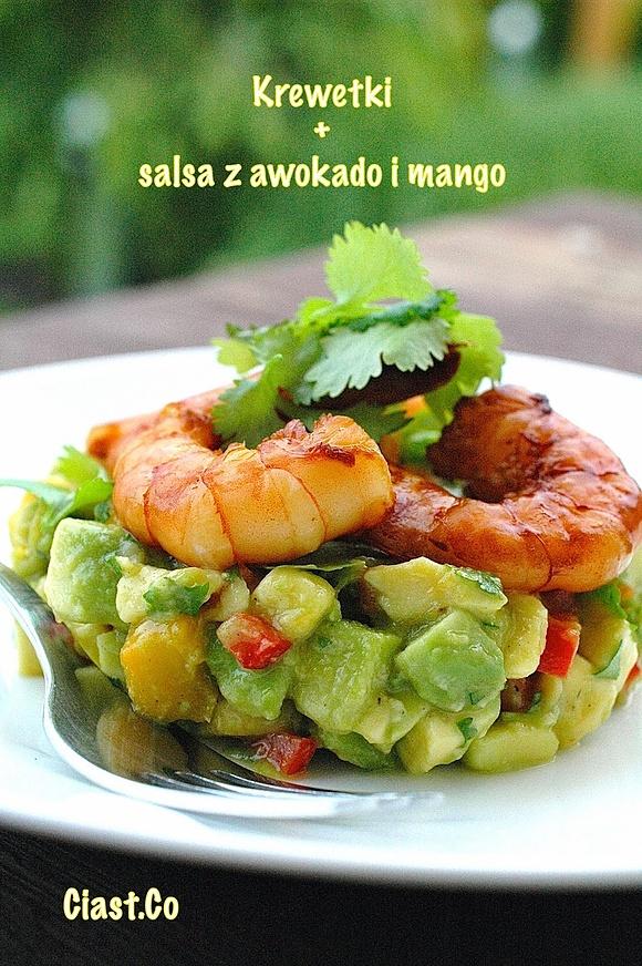 Krewetki z salsą z awokado i mango