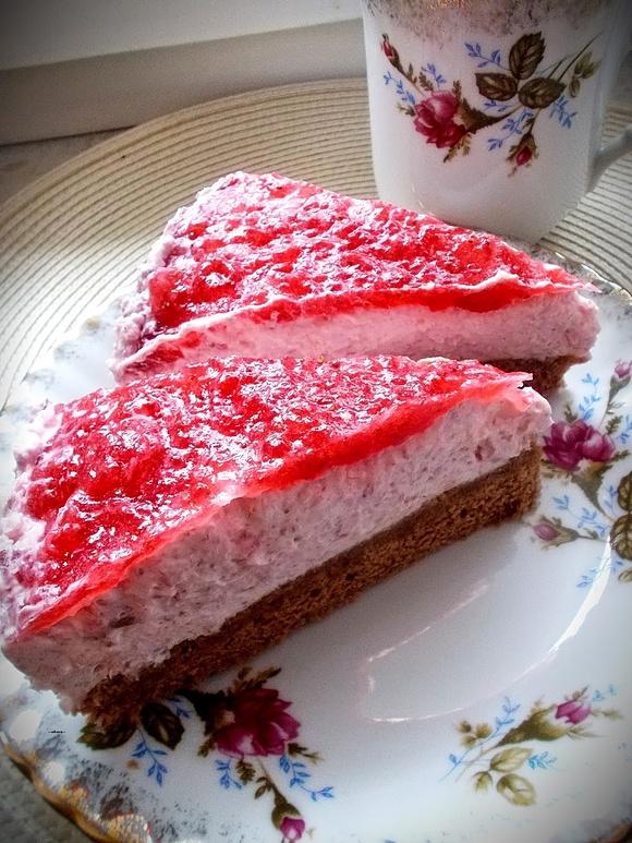 Truskawkowy sernik na zimno