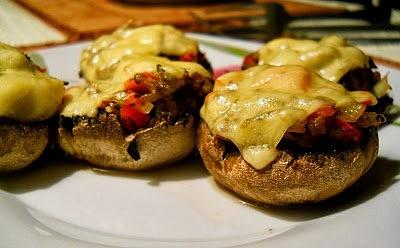 Zapiekane nadziewane pieczarki