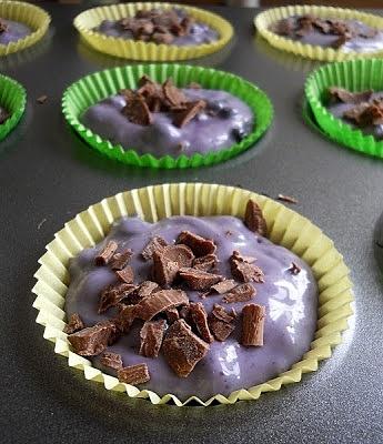 Muffinki z jagodami i czekoladą