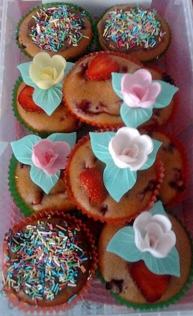 Muffiny z truskawkami i czekoladą
