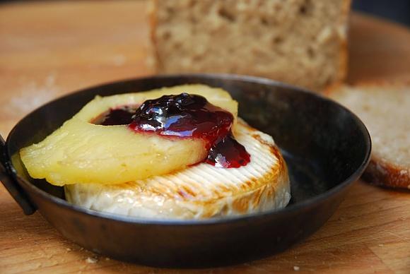 Smażony camembert na słodko