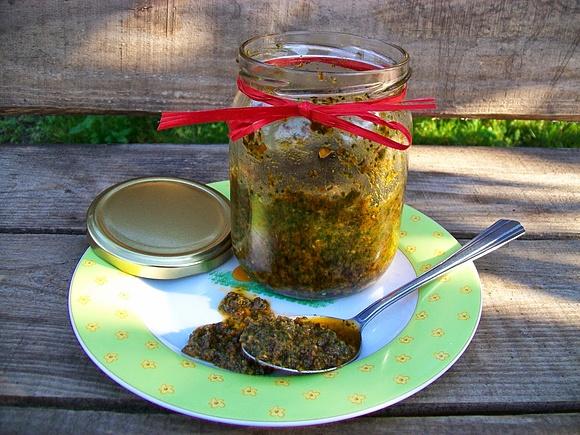 Pesto z rukoli i suszonych pomidorów