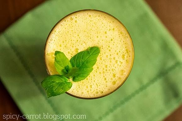 Ananasowo-miętowy smoothie