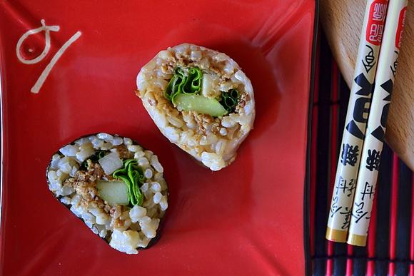Wegańskie sushi z brązowego ryżu