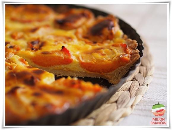 Słoneczna tarta ze świeżymi morelami