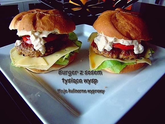 Burger z sosem tysiąca wysp