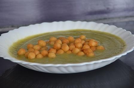 Krem z cukinii z nutką mięty