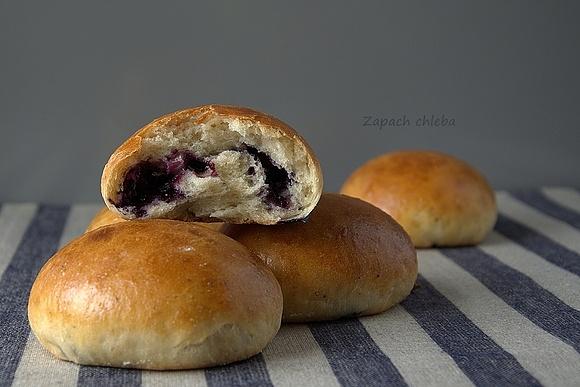 Fińskie bułeczki Pulla z kardamonem