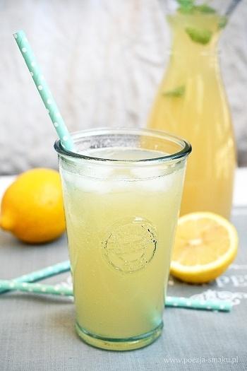 Lemoniada z całych cytryn