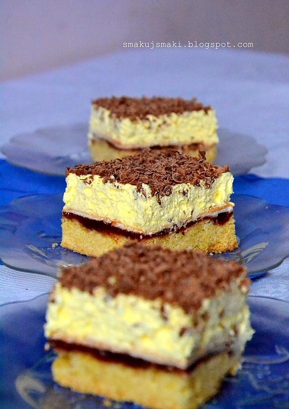 Ciasto ajerkoniakowe z nutą śliwkową