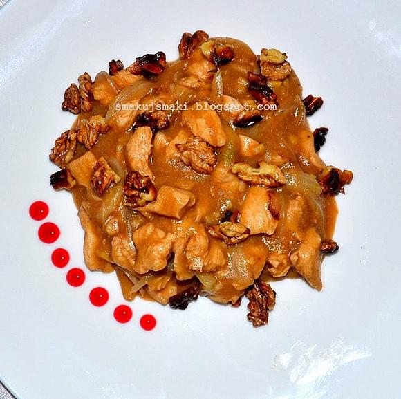 Stir-fry z kurczaka z orzechami włoskimi