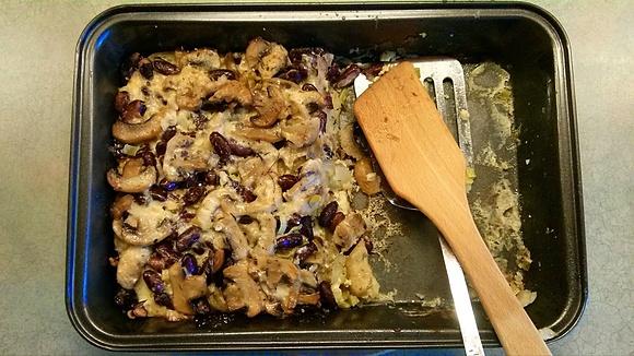Zapiekanka ziemniaczano-pieczarkowo-fasolowa