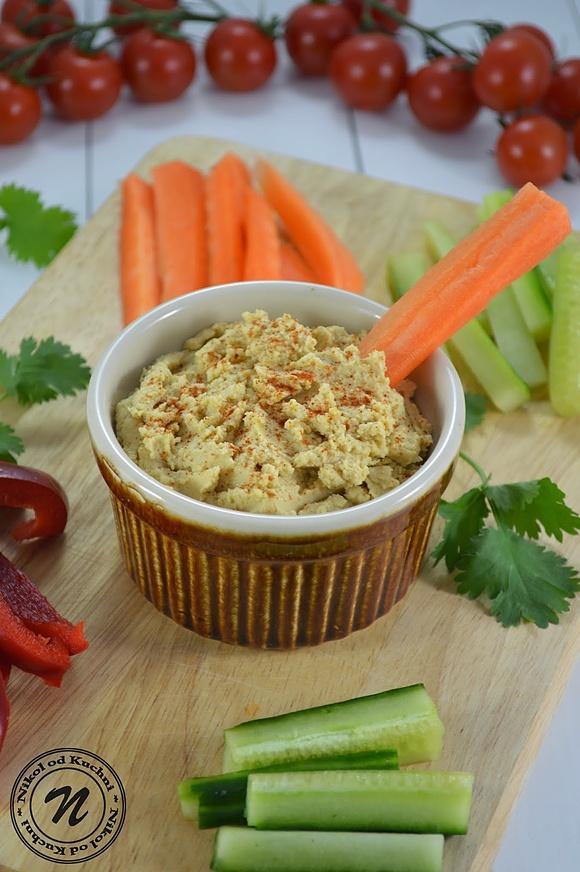 Hummus – zdrowa pasta z ciecierzycy do kanapek i przekąsek