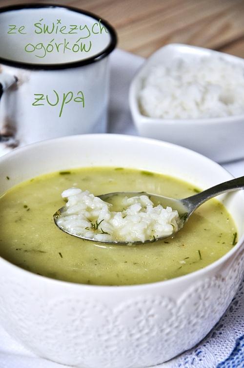 Letnia zupa ze świeżych ogórków