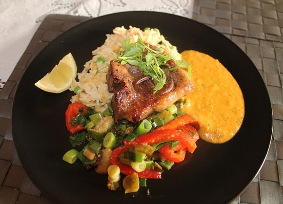 Kotlety jagnięce z curry i groszkowym ryżem