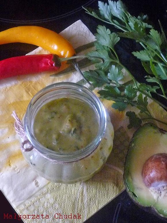 Francuski dressing z octem winnym i świeżymi ziołami