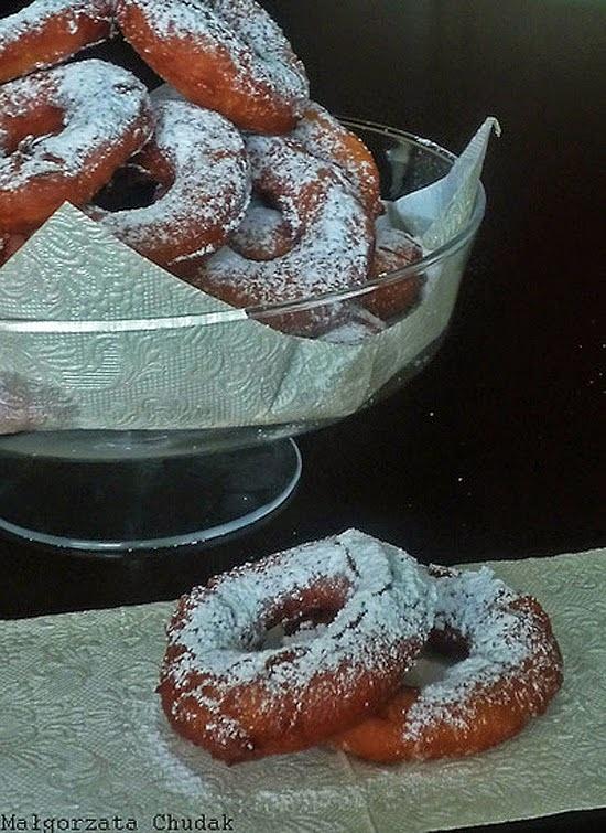 Drożdżowe oponki z drożdżami i mlekiem