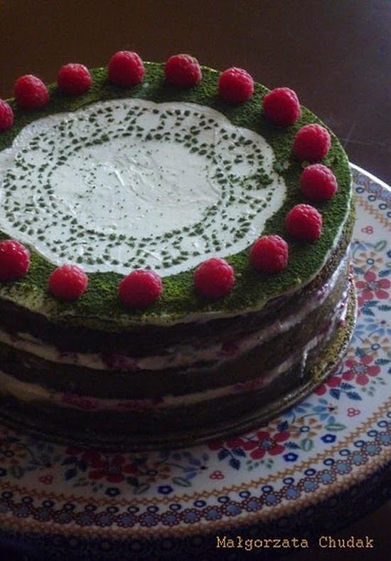 Matcha z malinami tort bezglutenowy
